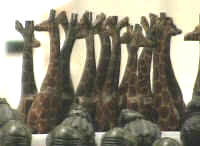 Kunsthandwerk aus ganz Africa wird überall angeboten